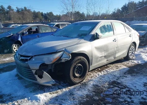 2017 Toyota Camry Le z USA, uszkodzony, nr VIN 4T1BF1FK3HU732242